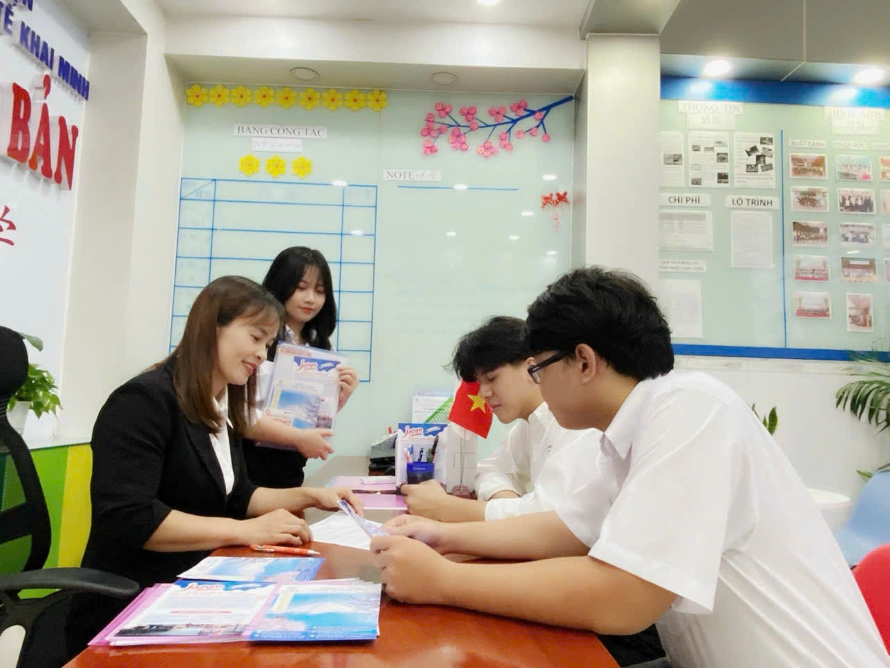 TƯ VẤN TẬN TÌNH - HỖ TRỢ TẬN TÂM